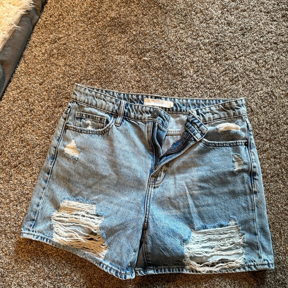 HIDDEN distressed Jean shorts